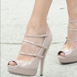 Gucci “Lisbeth” Nude Patent Leather Pumps S 6.5
